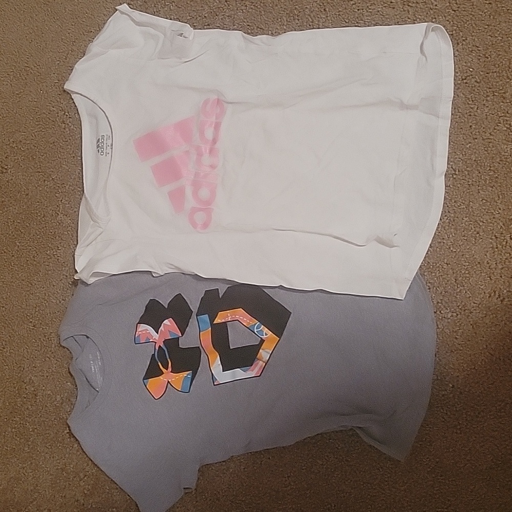 2 girls t-shirts